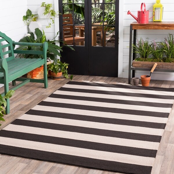 Hand-hooked Brown Snaring Indoor/Outdoor Stripe Area Rug - 9' x 12'
