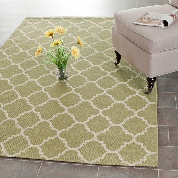 Safavieh Poolside Green/Beige Indoor/Outdoor Polypropylene Rug - 5'3 x 7'7