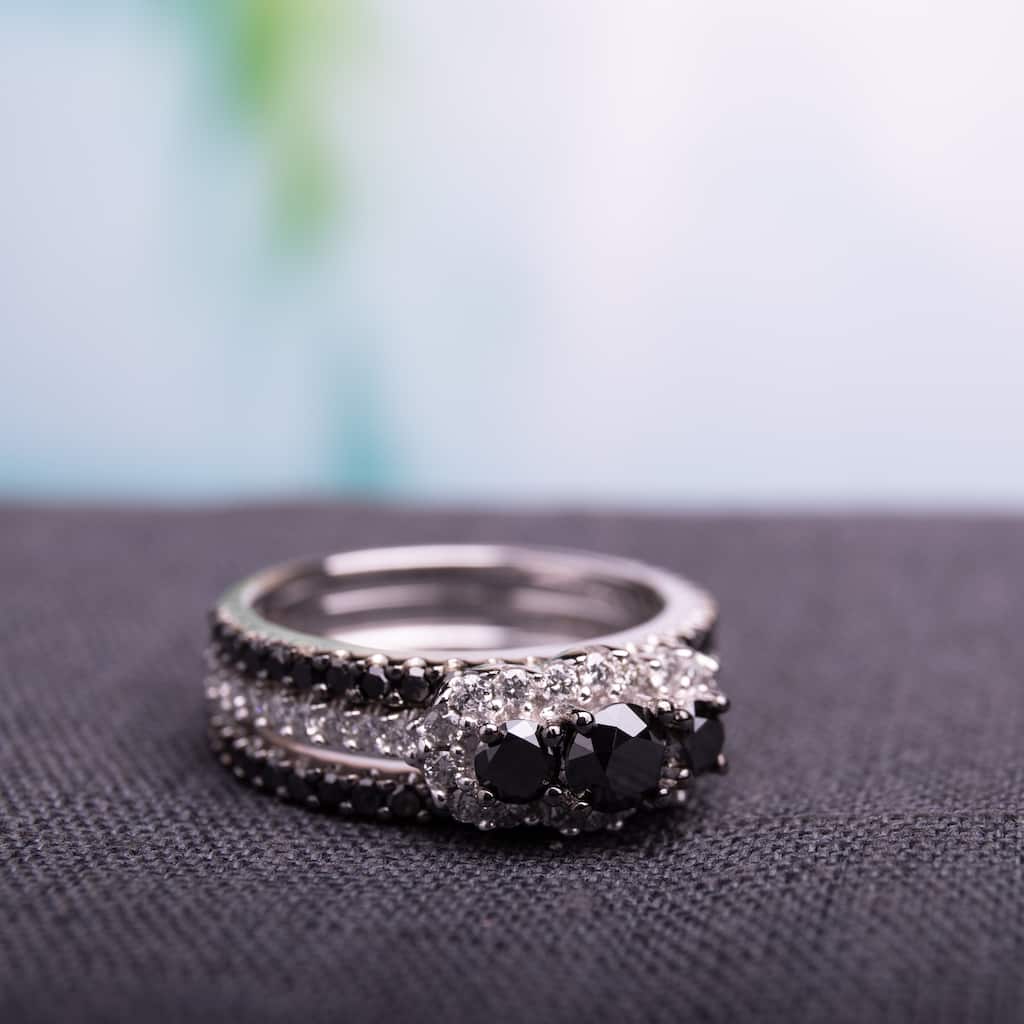 Miadora Signature Collection 2 CT Black and White Diamond TW Fashion Ring 10k White Gold GH I2;I3 Black Rhodium Plated