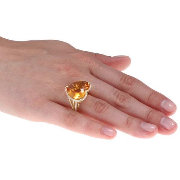 18k Gold Topaz and 5/8ct TDW Diamond Heart Estate Ring (H I, SI1  SI2) Estate and Vintage Rings