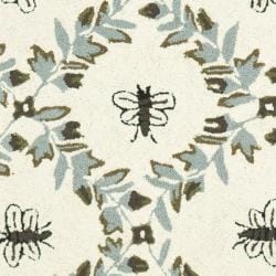 Hand hooked Bees Ivory/ Blue Wool Rug (2'6 x 6') Safavieh Runner Rugs