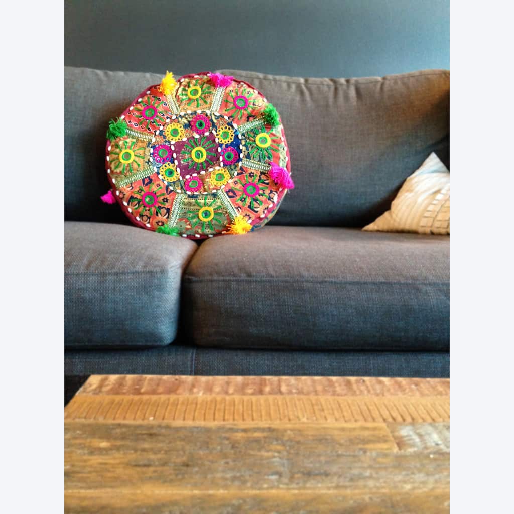 Traditional Mandara Indian 16-inch Pouf (0)