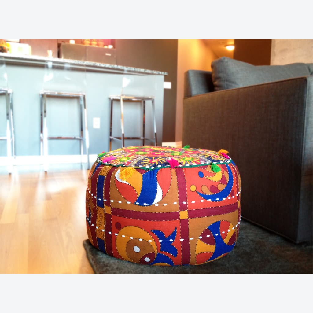Traditional Mandara Indian 21-inch Pouf (0)