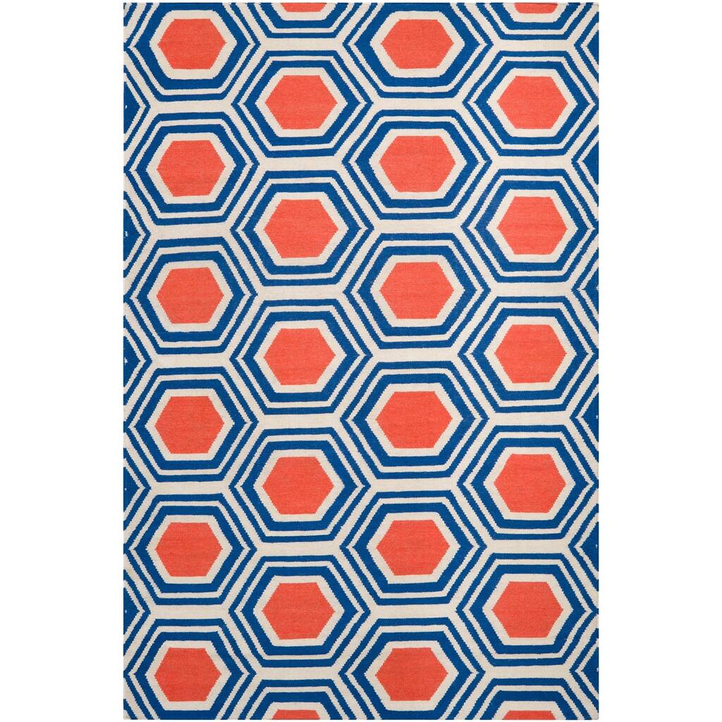 Hand-woven White Faithful Wool Area Rug - 3'6" x 5'6" - 3'6" x 5'6"