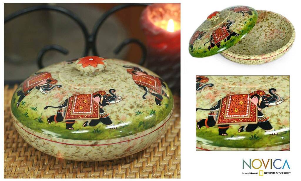 Handcrafted Soapstone 'Royal Fortune' Large Bowl (India)