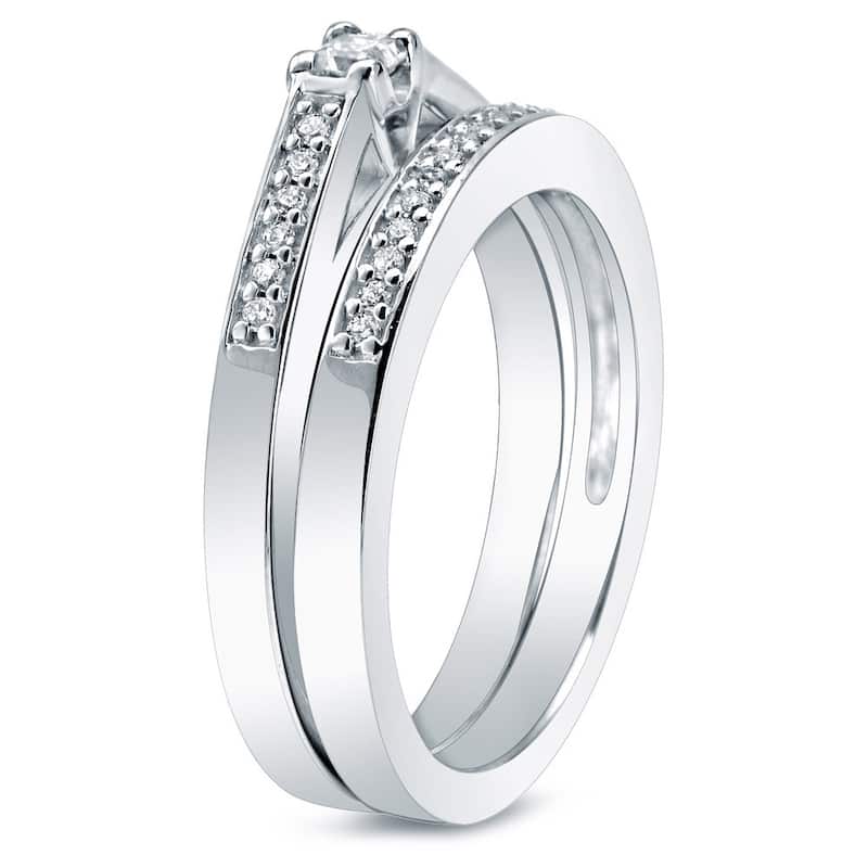 Auriya 10k Gold 1/4ctw Petite Round Accent Diamond Engagement Ring Set(I-J, I1-I2)