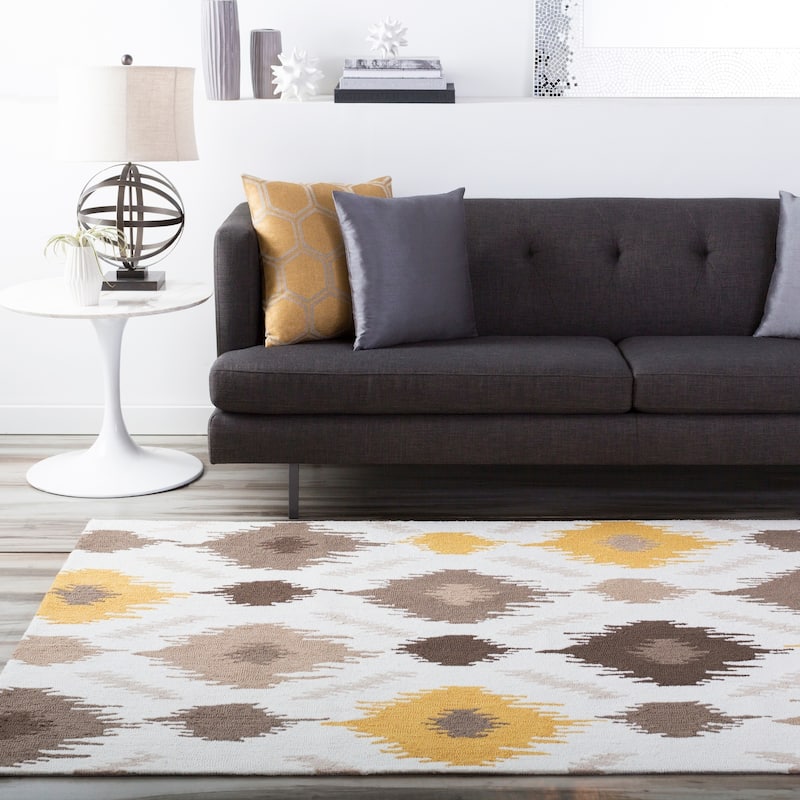 Hand-hooked Ivory Benton Area Rug - 8' x 10' - 8' x 10' - 8' x 10' - Yellow