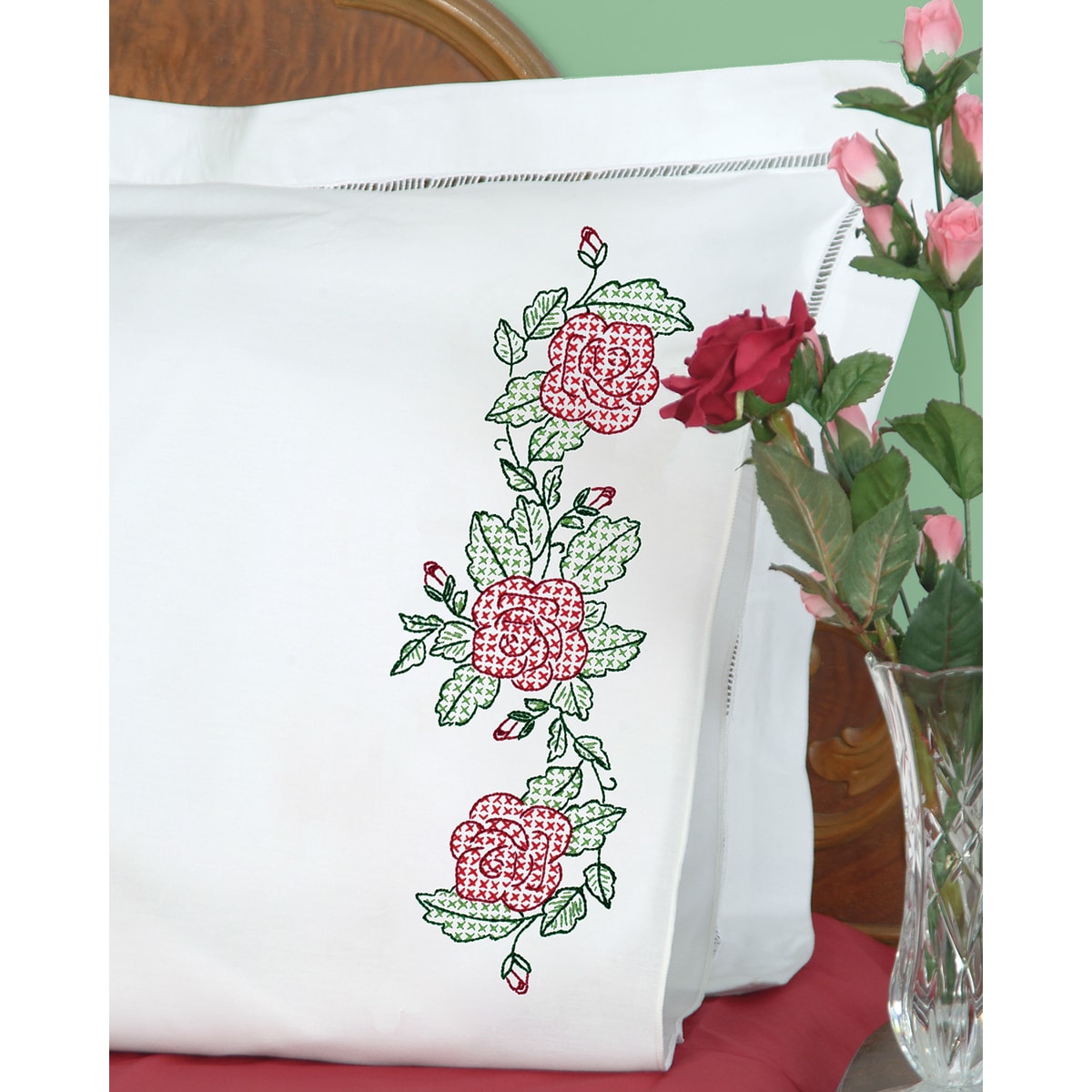 Stamped Pillowcases With White Perle Edge 2/pkg roses