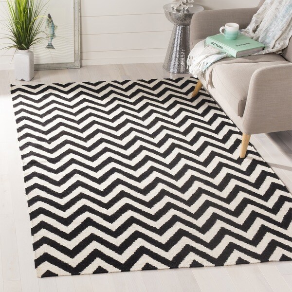 Safavieh Handwoven Moroccan Reversible Dhurrie Chevron Black/ Ivory