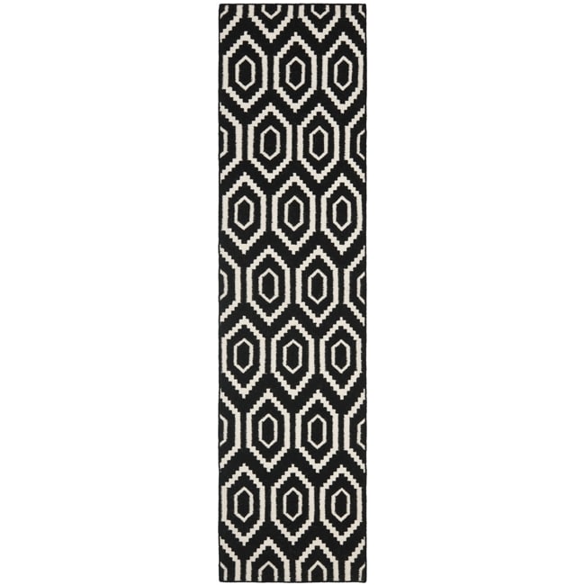 Transitional Handmade Moroccan Dhurrie Black And Ivory Wool Rug (26 X 10)