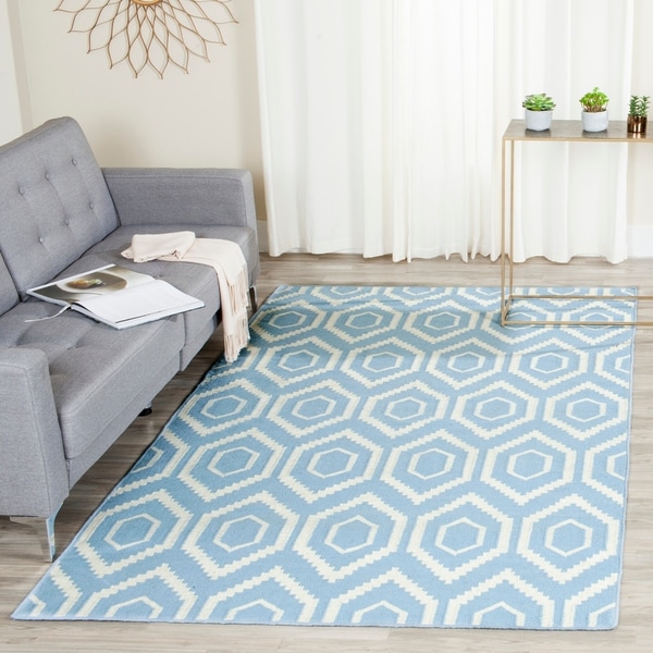 Safavieh Hand-woven Moroccan Reversible Dhurrie Blue/ Ivory Wool Rug - 10' x 14'
