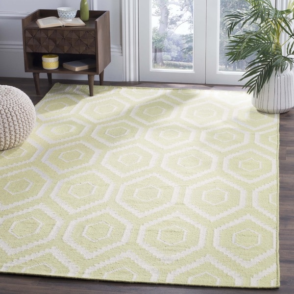 Safavieh Handwoven Moroccan Reversible Dhurrie Green/ Ivory Wool Area Rug (6' x 9')