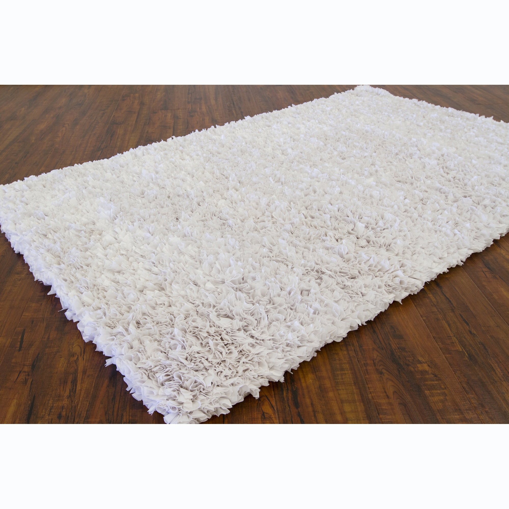 Hand woven Safir White Shag Rug (36 X 56)