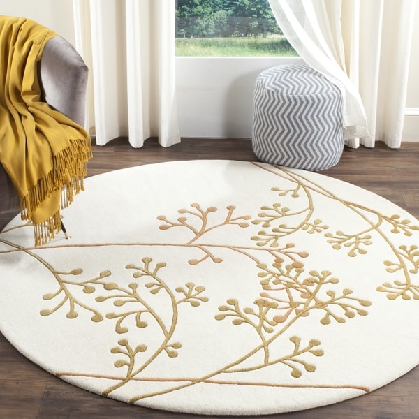 Safavieh Handmade Vine Ivory/ Orange New Zealand Wool Round Rug - 6' x 6' Round