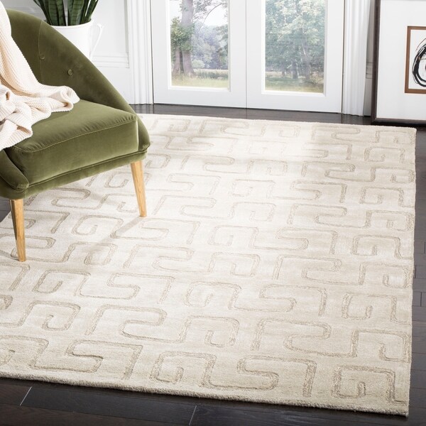 Safavieh Handmade Puzzles Light Green New Zealand Wool Rug - 7'6" x 9'6"