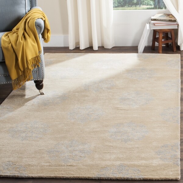 Safavieh Handmade Medallion Beige New Zealand Wool Rug - 9'6 x 13'6