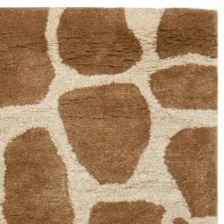 Handmade Giraffe Beige New Zealand Wool Rug (2'6 x 10') Safavieh Runner Rugs