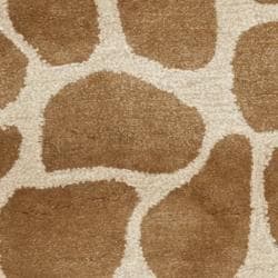 Handmade Giraffe Beige New Zealand Wool Rug (2'6 x 10') Safavieh Runner Rugs