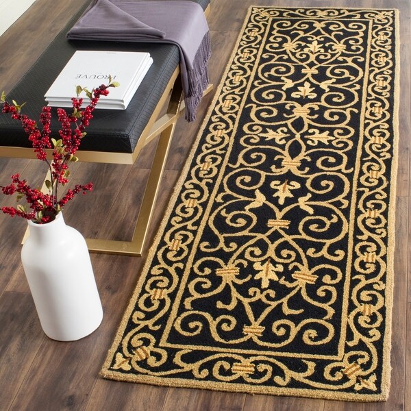 Safavieh Hand-hooked Chelsea Irongate Black Wool Rug - 2'6" x 6'