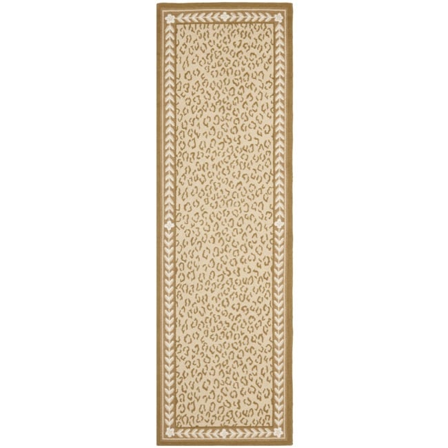 Hand hooked Chelsea Leopard Ivory Wool Rug (26 X 10)