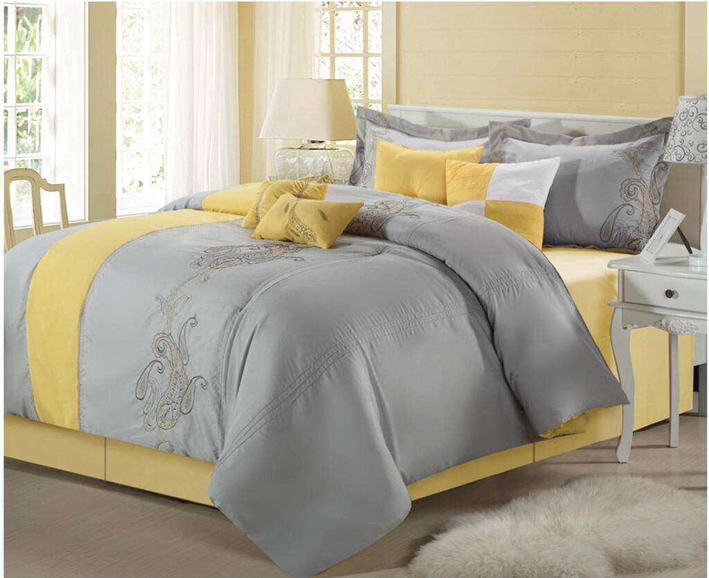 Ann Harbor Yellow/Grey 12-piece Bed in a Bag with Sheet Set