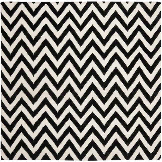 Safavieh Hand woven Moroccan Dhurrie Chevron Black/ Ivory Wool Rug (6 Square)