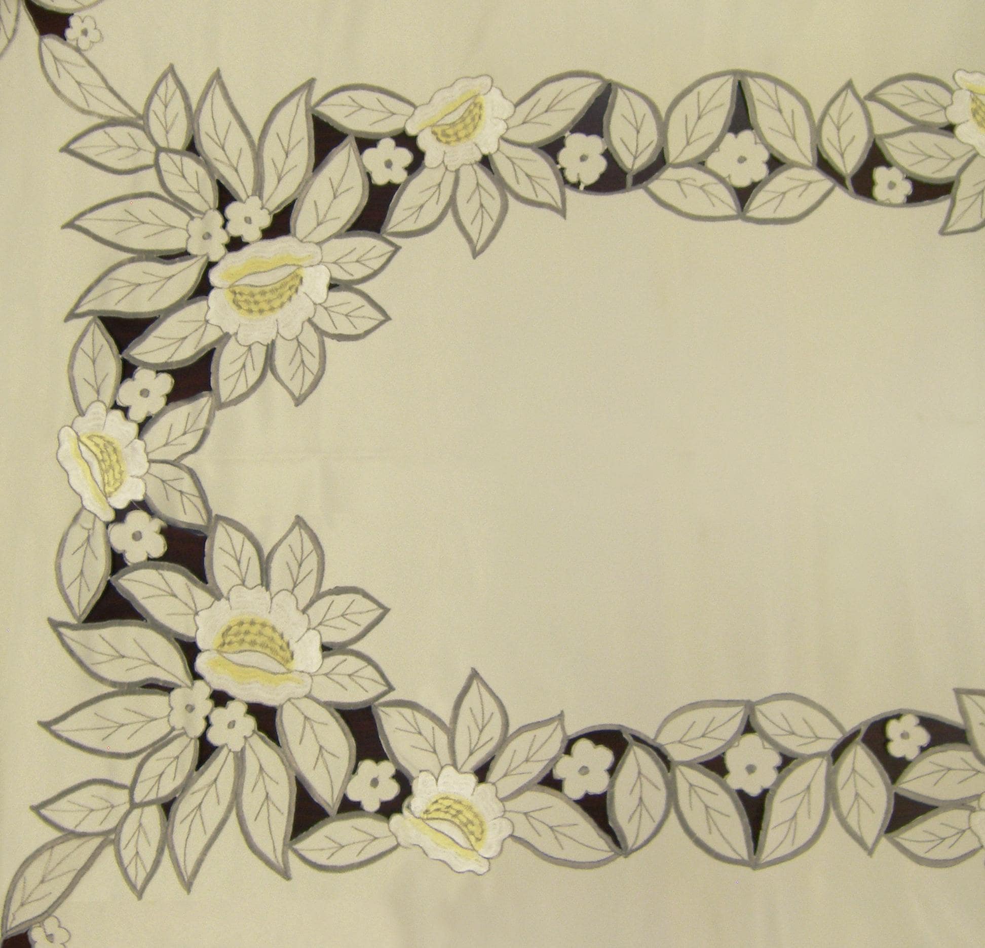 Spanish Lace Floral Embroidery Tablecloth  ™ Shopping