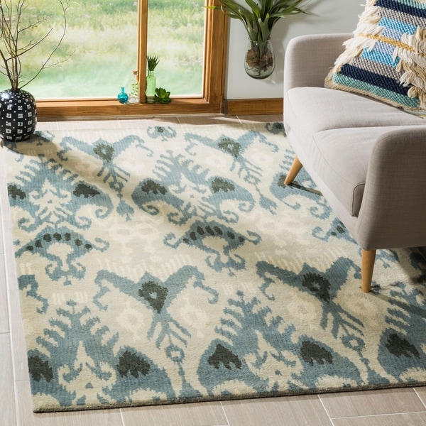 Safavieh Handmade Ikat Silver/ Blue Wool Rug - 8' x 10'