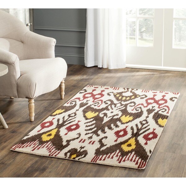 Shop Safavieh Handmade Ikat Beige/ Brown Wool Rug 4' x 6' On Sale