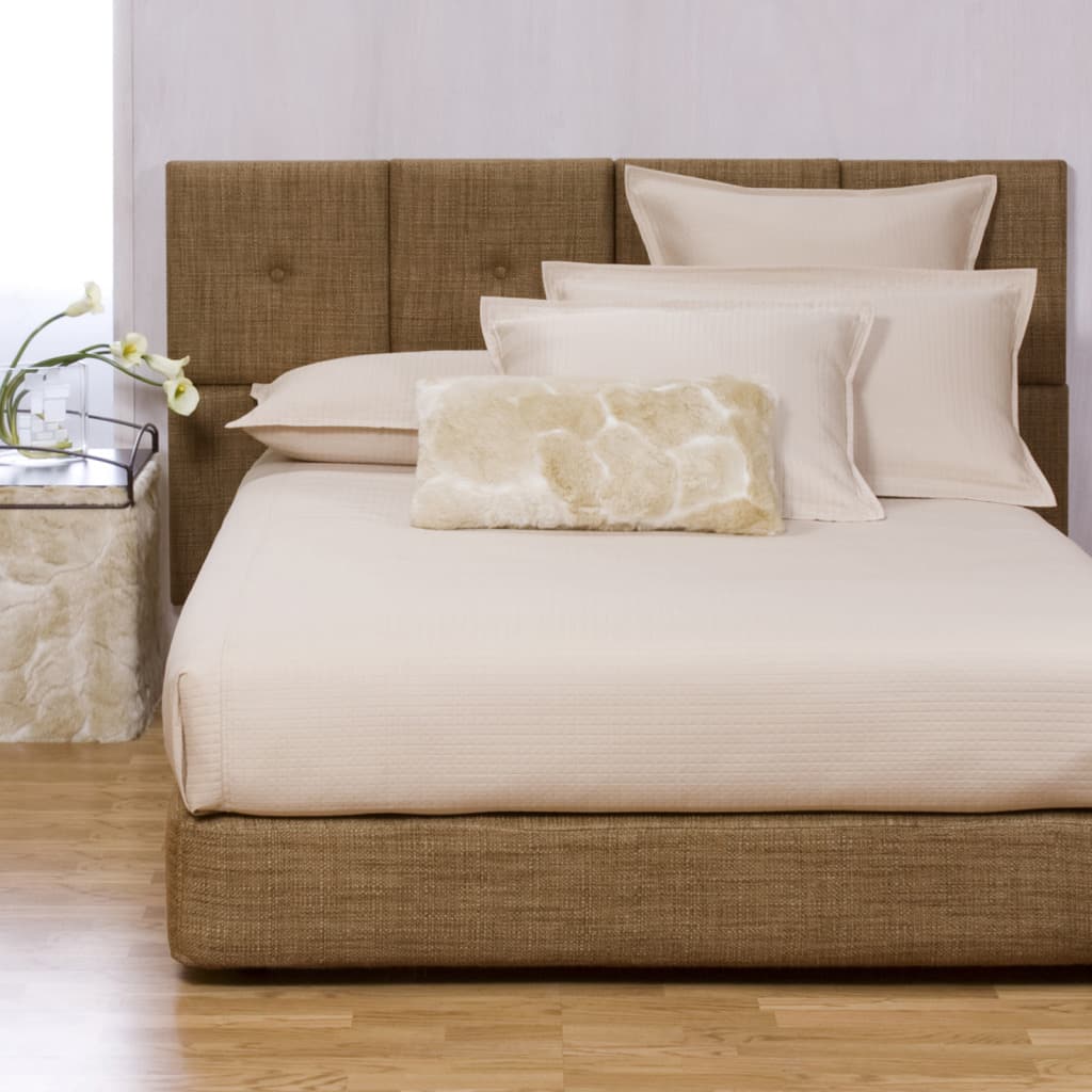 King-size Topaz Platform Bed and Headboard Kit