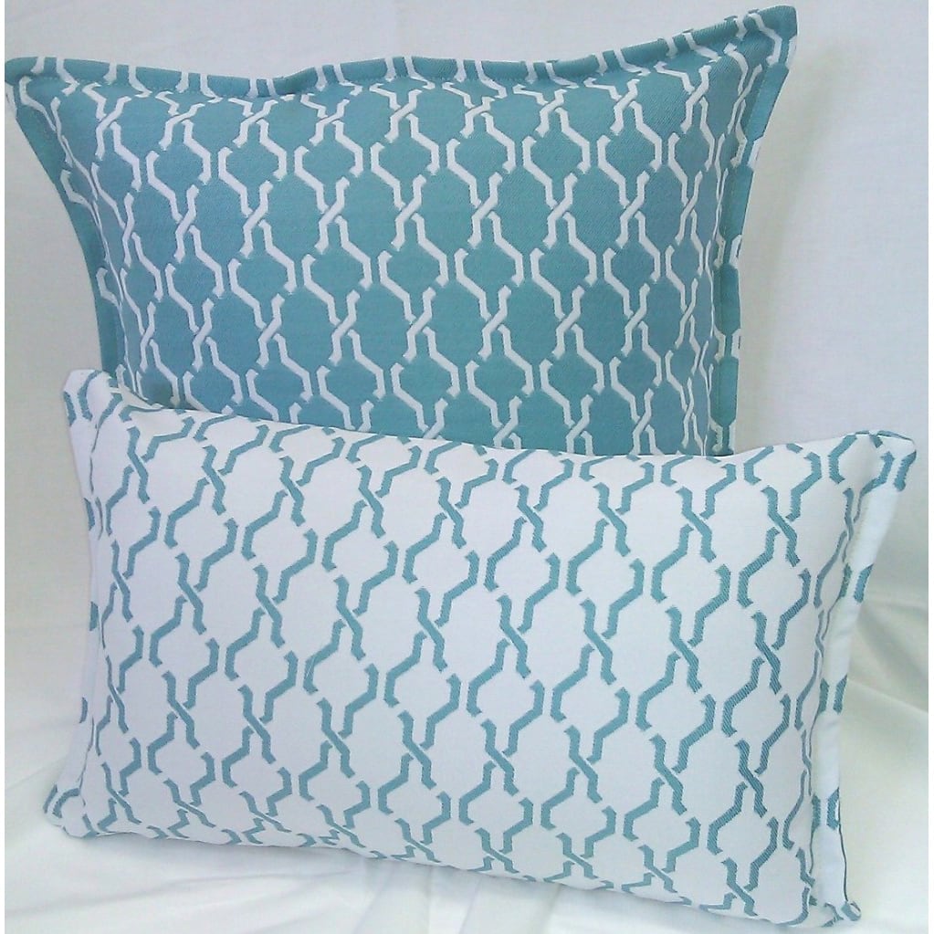 Corona Decor Turquoise and White Indoor/ Outdoor Decorative Throw Pillow (Set of 2)