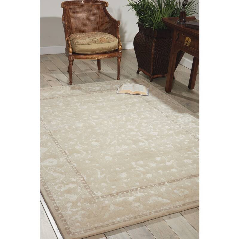 Nourison Symphony Traditional Shimmer Hand-tufted Area Rug