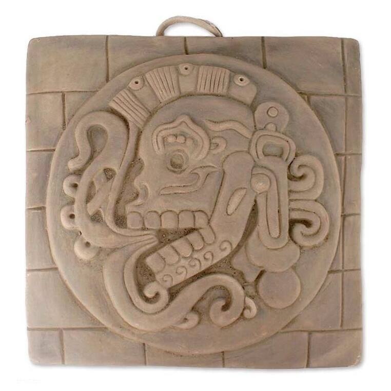 Handmade Ceramic 'Beige Chichen Itza Skull' Plaque (Mexico)