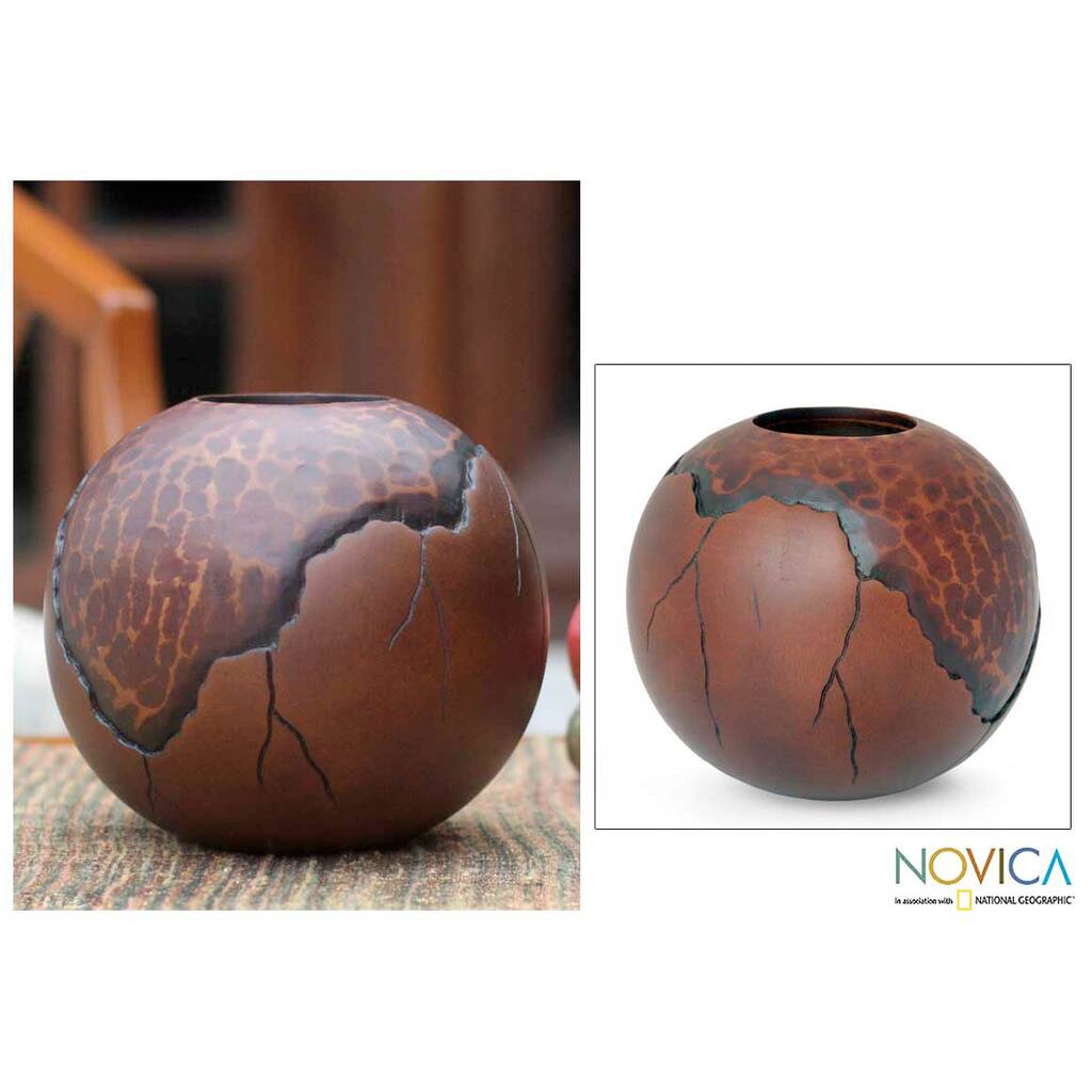 Handmade Mango Wood 'Prehistory' Vase (Thailand)