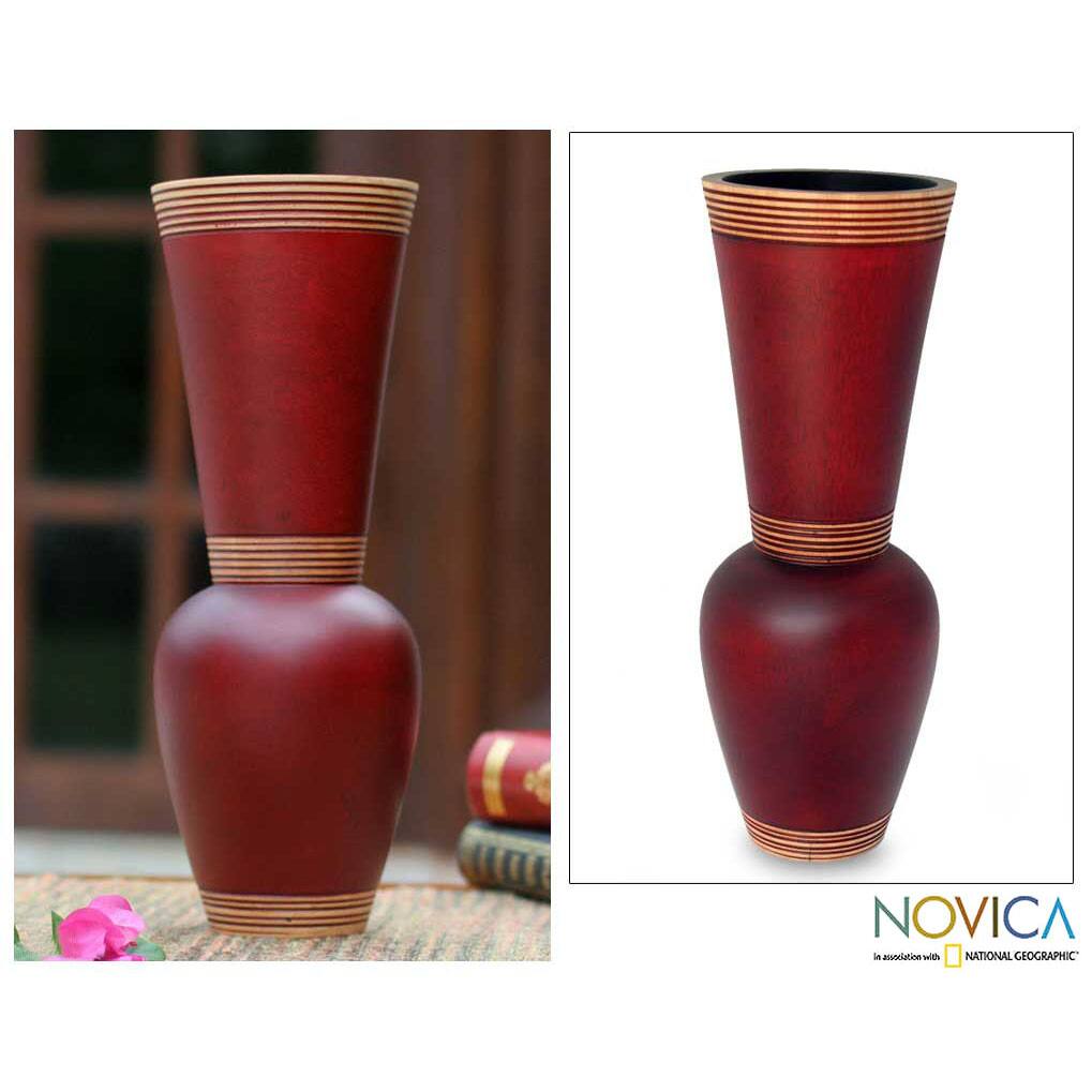 Handcrafted Mango Wood 'Harmonious Red' Vase (Thailand)