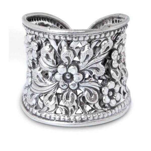 Handmade Sterling Silver Mae Ping Jasmine Blossom Grace White Ring (Thailand)