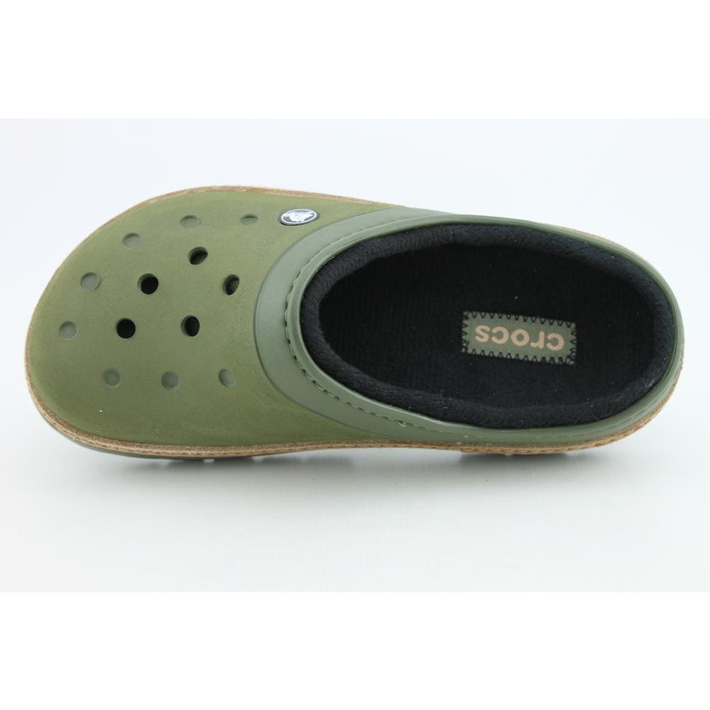 narrow width crocs