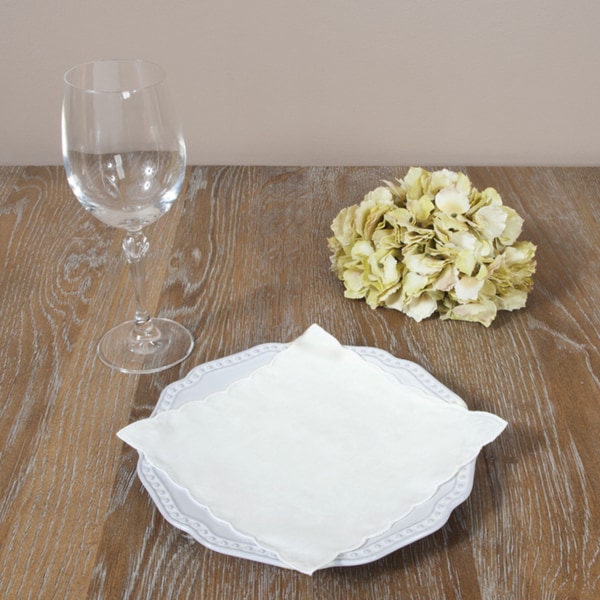 Linen Plain Scalloped Napkins (Set of 12)