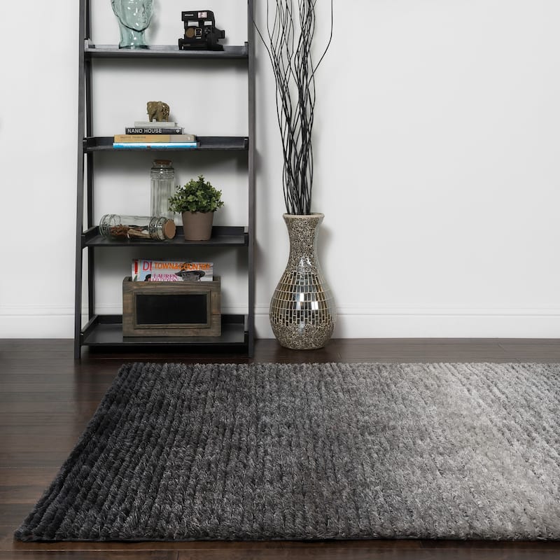 Hand-tufted Josephine Beige Rug