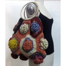 Hand woven Wool Wooden Handle Floral Handbag (Nepal)