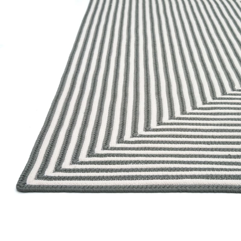 Alexander Home Hand-braided Cromwell Indoor/Outdoor Rug
