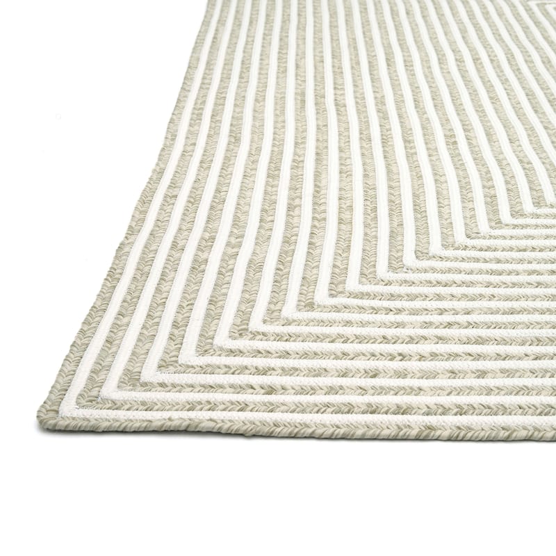 Alexander Home Hand-braided Cromwell Indoor/Outdoor Rug