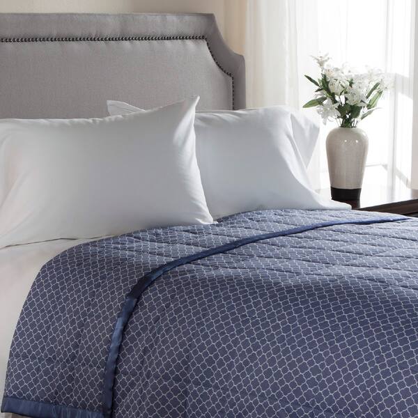 Expressions Down Alternative Solid Blanket King Size in White (As Is