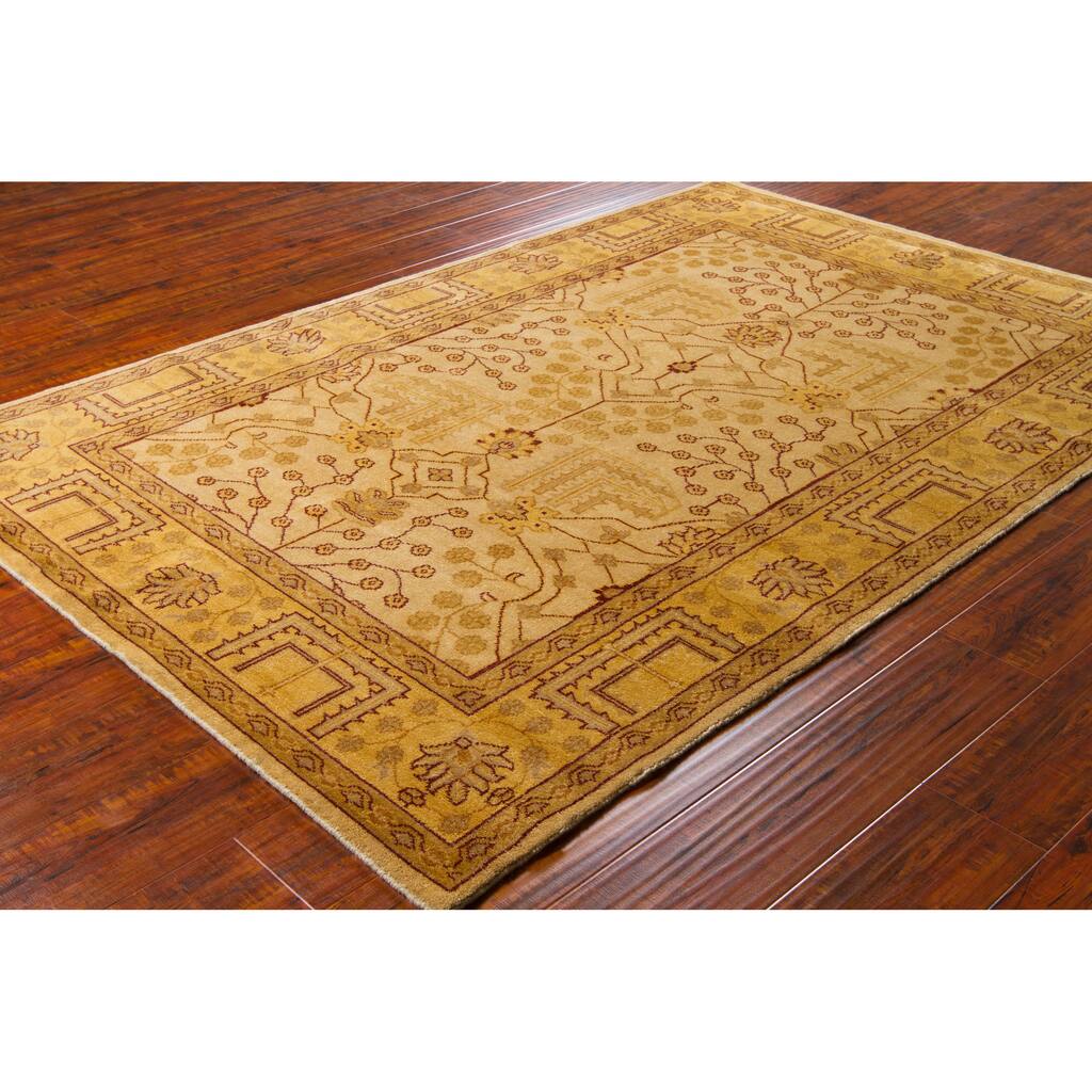 Mandara Hand-knotted Oriental Wool Rug (5' x 7'6)
