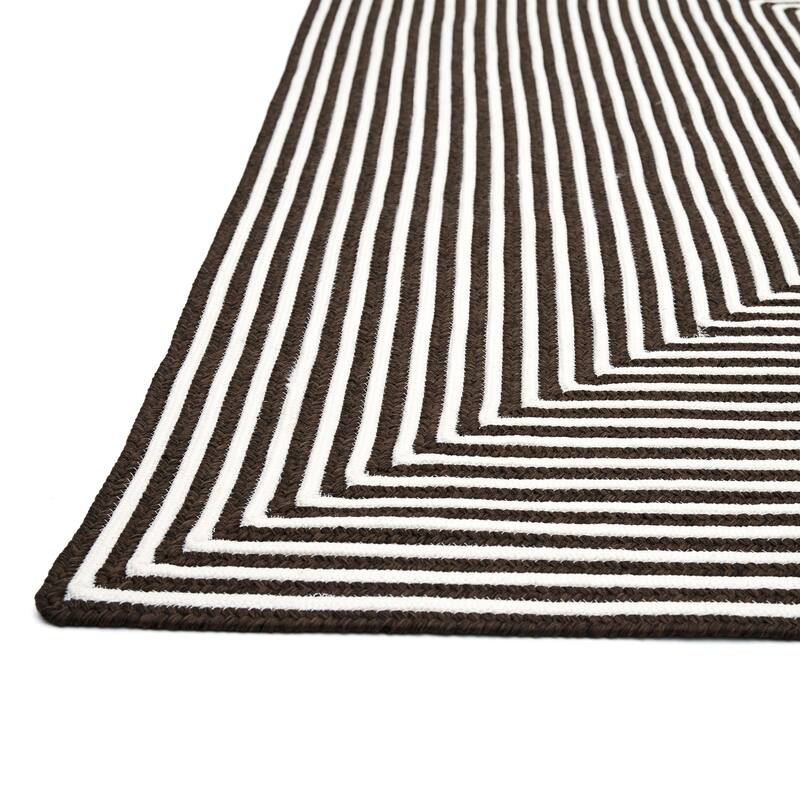 Alexander Home Hand-braided Cromwell Indoor/Outdoor Rug