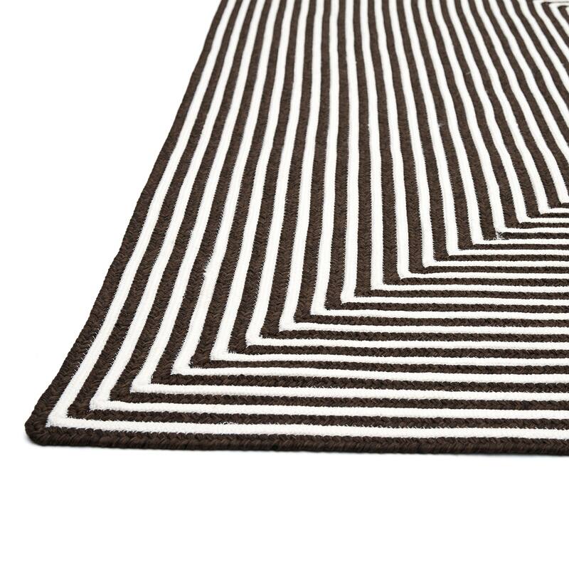 Alexander Home Hand-braided Cromwell Indoor/Outdoor Rug