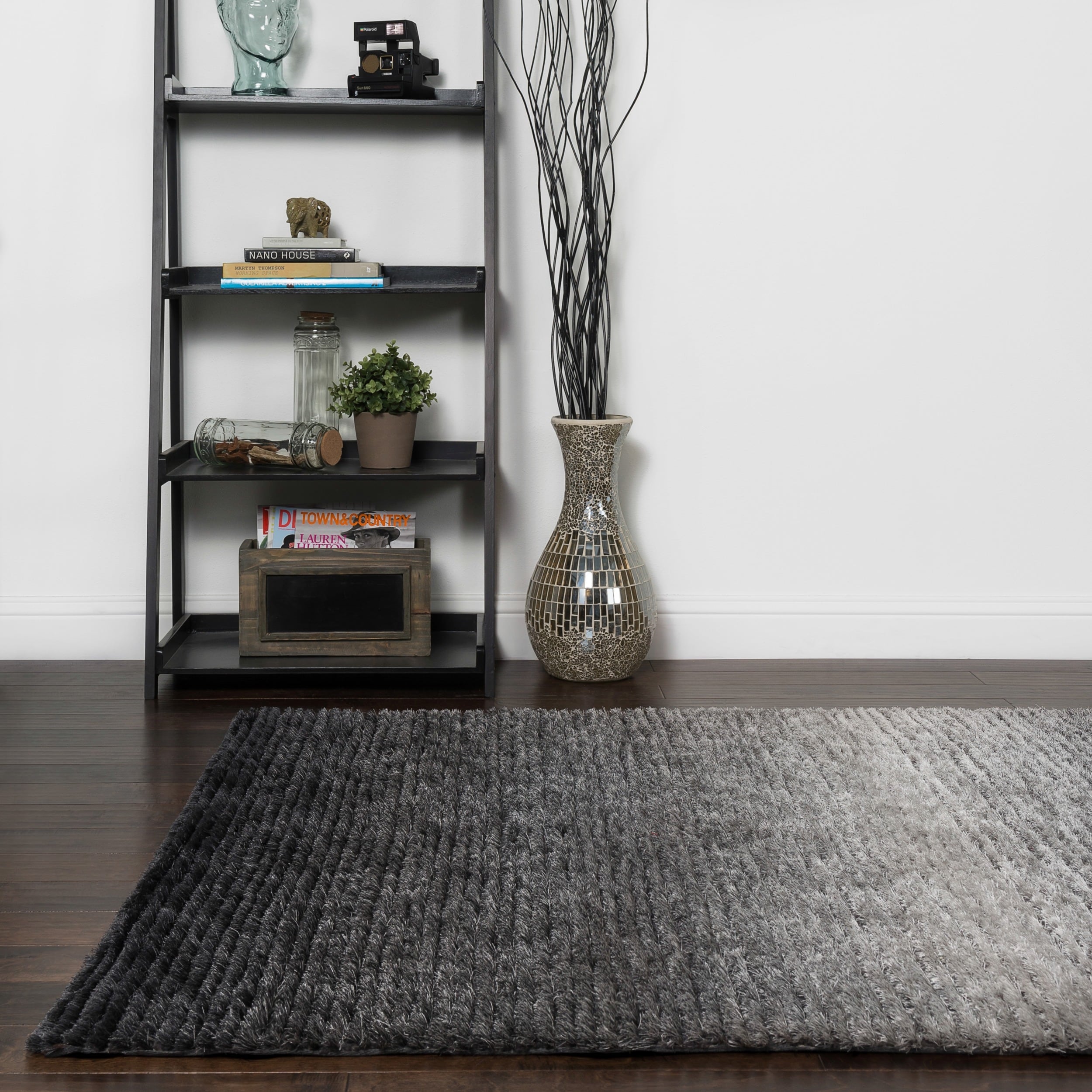 Hand tufted Josephine Black Rug (5 X 76)