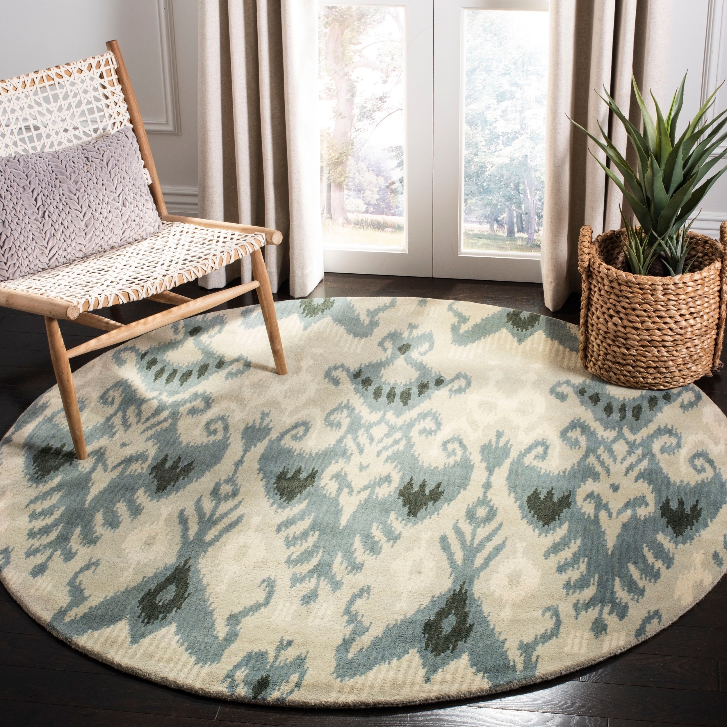 Transitional, Geometric Oval, Square, & Round Area Rugs from