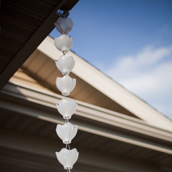 Basic Lilly White Rain Chain