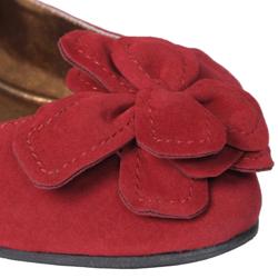 Journee Collection Womens Jump 10 Bow Accent Faux Suede Flats